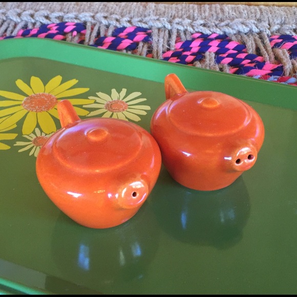 Vintage Teapot Salt&Pepper Shakers - Picture 3 of 6